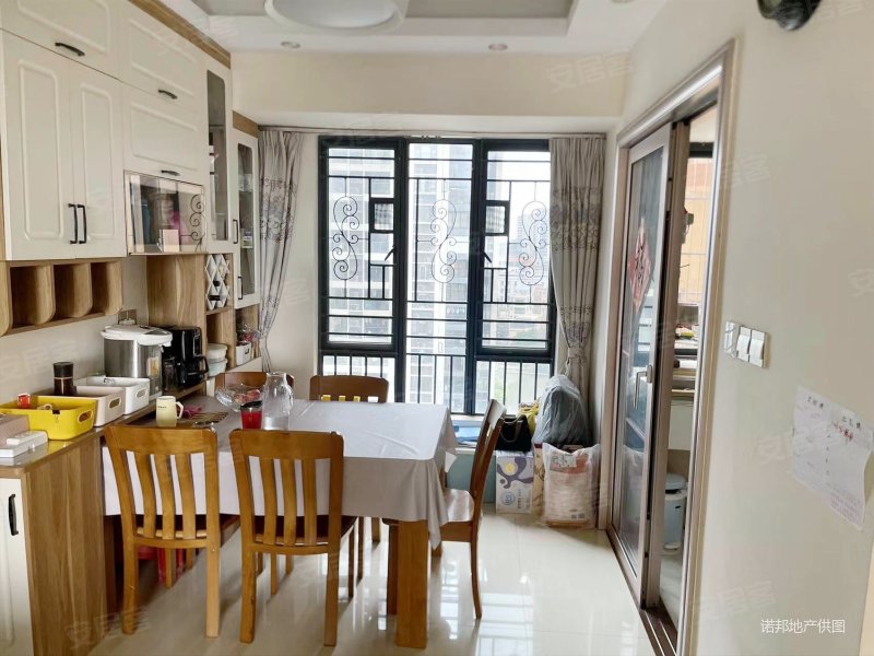 珑耀华府 满五 电梯房 双卫格局 精装可拎包入住 南北对流