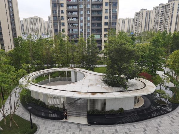 重庆渝北中央公园万科森林公园林涧万科森林公园精装3房出租.