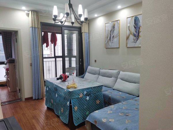 重庆南川南川城区温莎公馆温莎公馆,精装修,1300元一个月,看起可以少