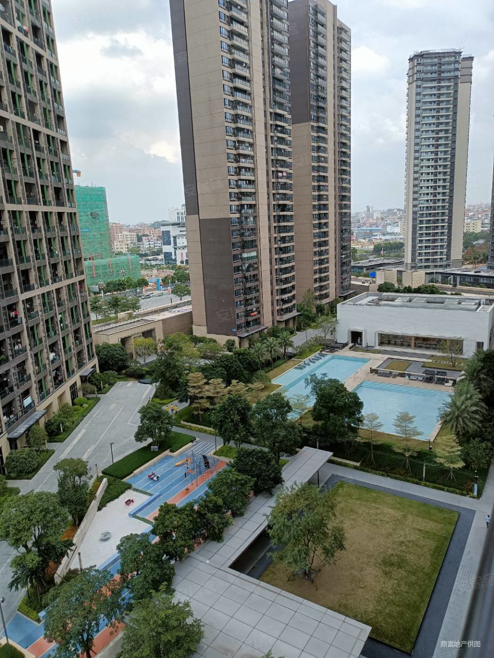 全茶山至笋地铁口旁位时代荟江景双阳台3房价可谈