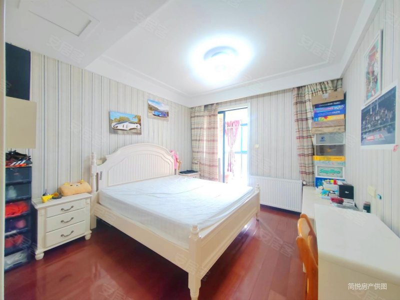 新上别墅万达商圈五房三厅五卫南花园可停三部车,地下室,铭流府邸二手