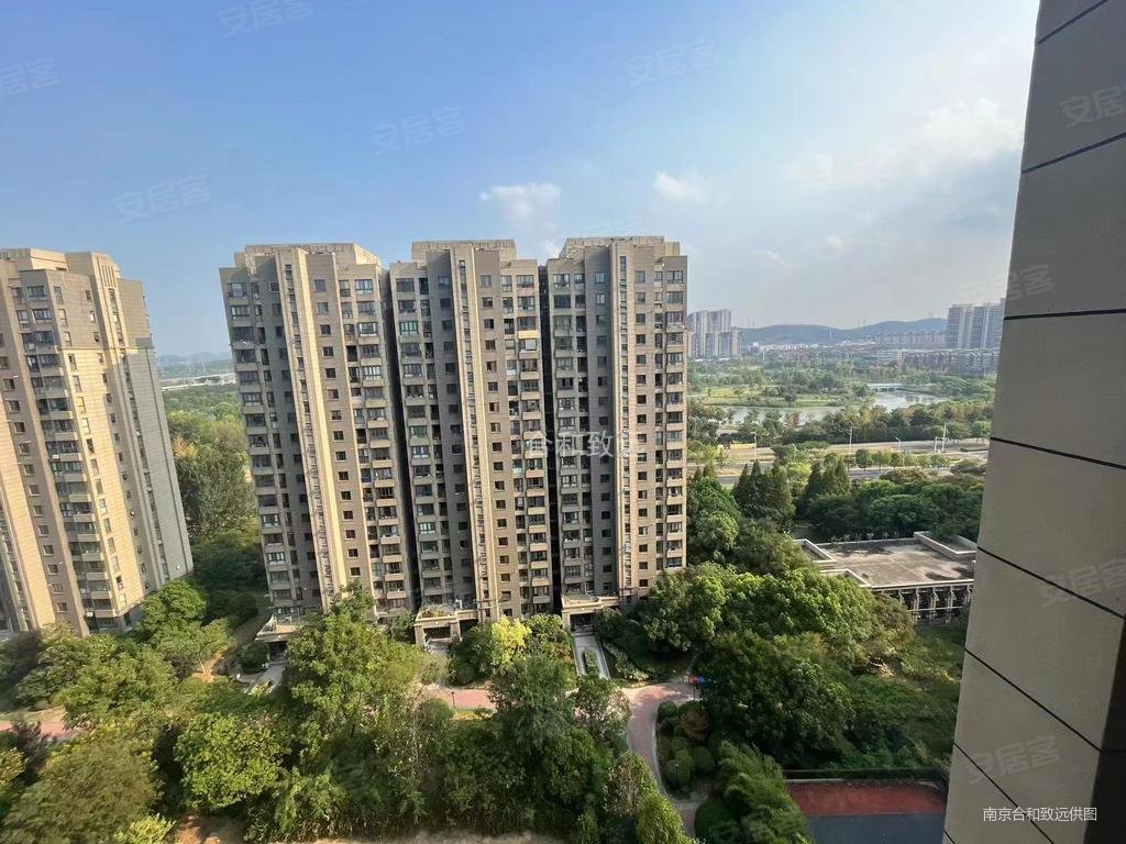 保利罗兰香谷 居家装修 满三中高楼层 视野好