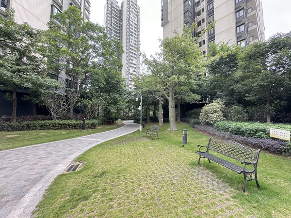 广州荔湾桥中悦江上品苑急租 悦江上品苑 精装高层南向3房2卫 家私