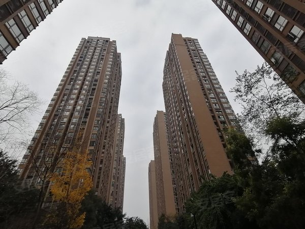 重庆涪陵涪陵宝龙广场绿地海域澜屿绿地澜屿82平2室2厅1卫1400出租