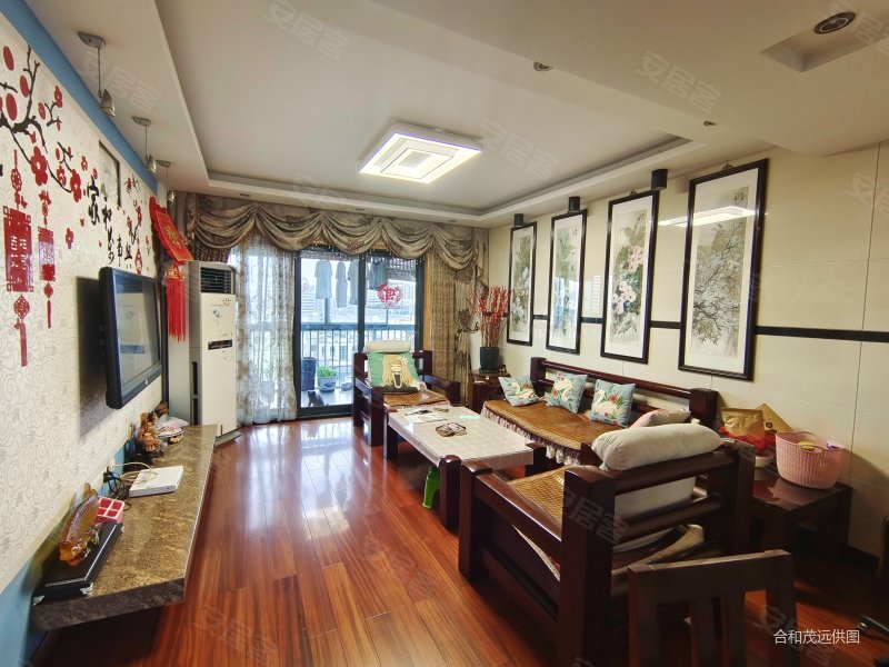 地铁口大润发旁阳光水韵精装3房电梯洋房楼层好送大车库