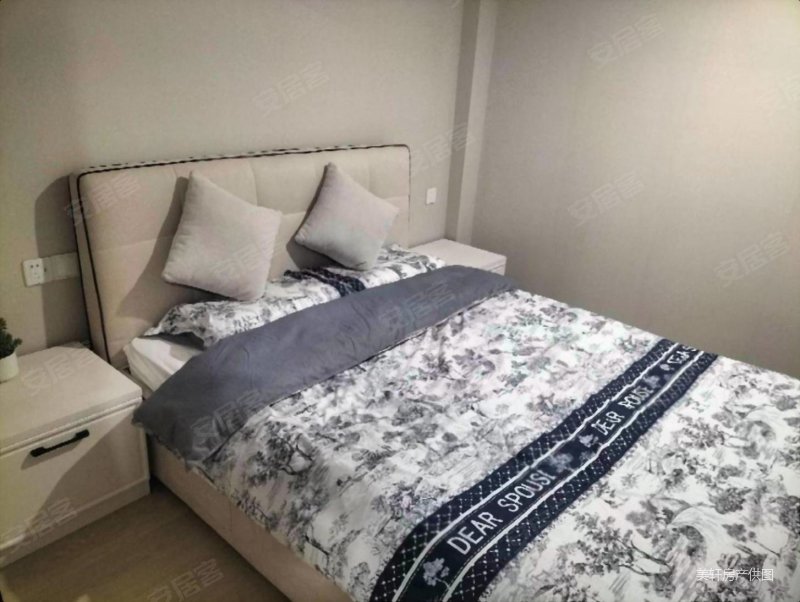 绿城深蓝公寓 次新小区 带电梯 满五   近地铁 集中供暖