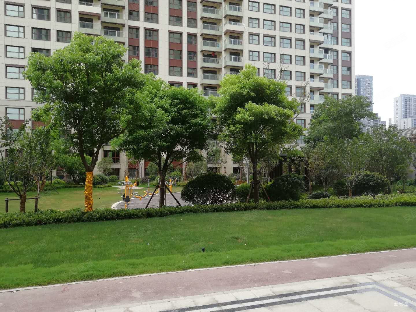 河西南鲁能公馆三房二卫高楼层河景房近地铁看房方便