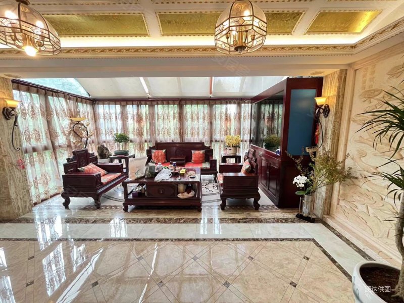 东方熙龙山院(别墅) 房龄新 满五   低密度社区 车位充足