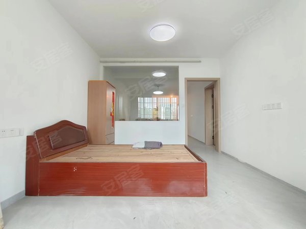 【多图】滨河公寓(西区),宝龙广场租房,免费停车,三室的,三张床,干净