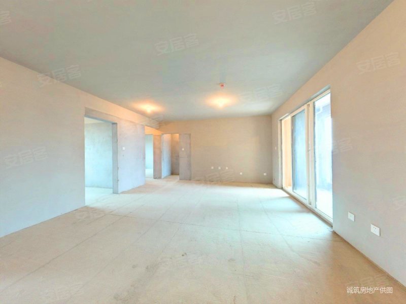 四处龙腾万都汇3室2卫次新毛坯房南北通透满三满