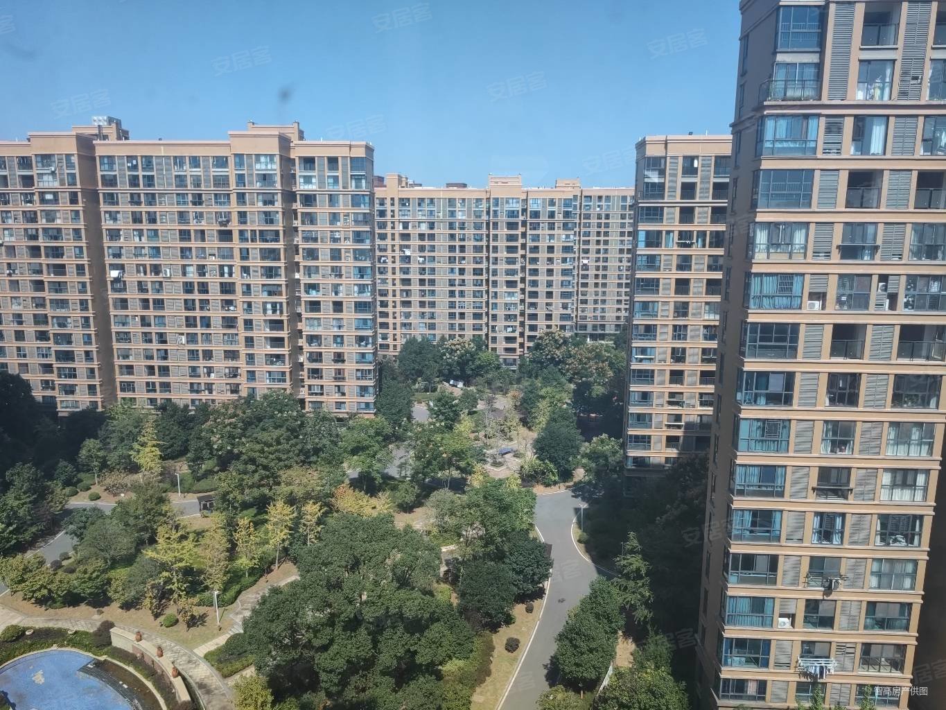 学府华庭 一栋十三楼 四房急售,学府华庭二手房,59.9万,4室2厅,2卫,14