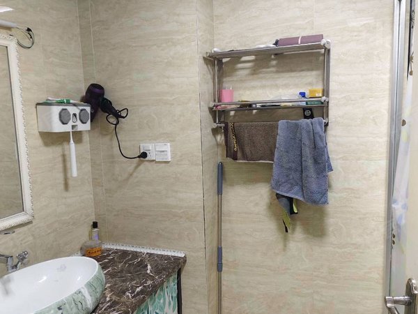 桐乡濮院港座濮院佳源中心广场(公寓住宅)出租佳源广场精装三房一卫3.1万年租出租房源真实图片
