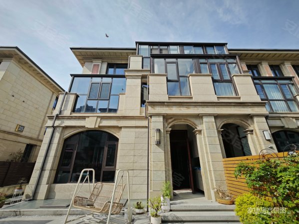 正荣国领别墅5室3厅4卫279㎡南北768万