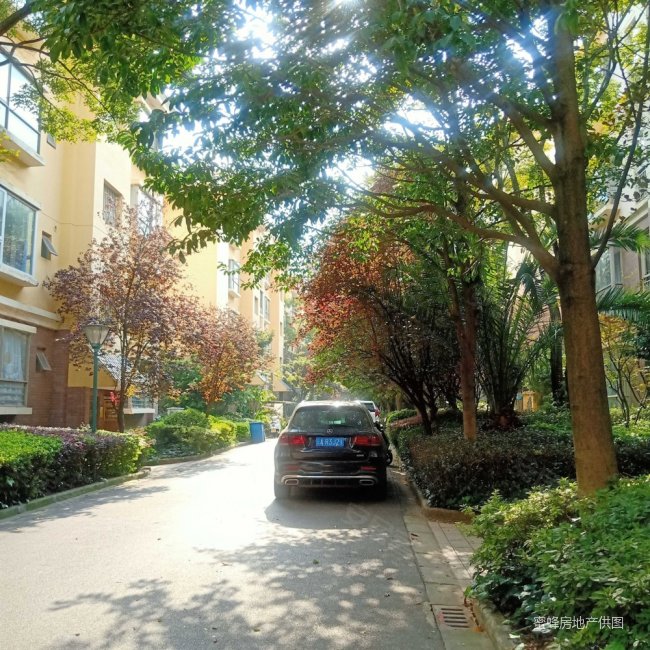 云岭天骄 医疗配套成熟 环境好 南北通透 购物方便 超低密度