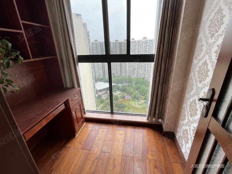 顶峰水岸汇景3室2厅2卫118.42㎡东南263万