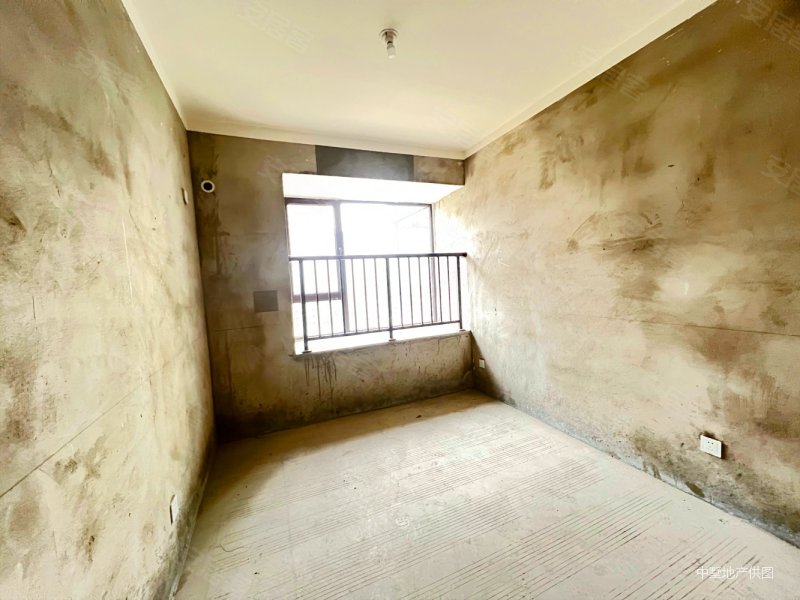 瑶海万达广场旁 次新小区 跃层3房2厅 带衣帽间,禹洲郎溪上里二手房