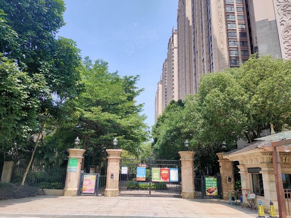 南宁兴宁区政府金源悦府三号线地铁口 新城吾悦广场 精装配齐三房