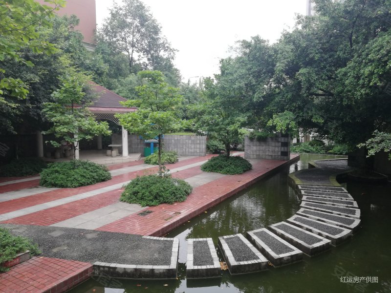 蜀都花园精装套一,对中庭很安静