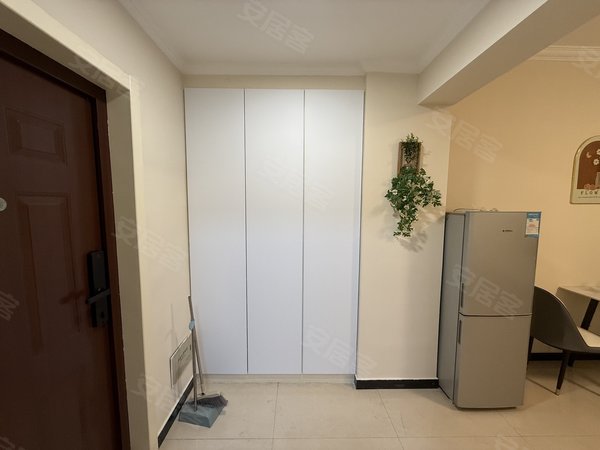 巢湖北门北门片区东方新世界(商住楼)可短租新世界押一付一，月租1200密码锁24h随时看房出租房源真实图片