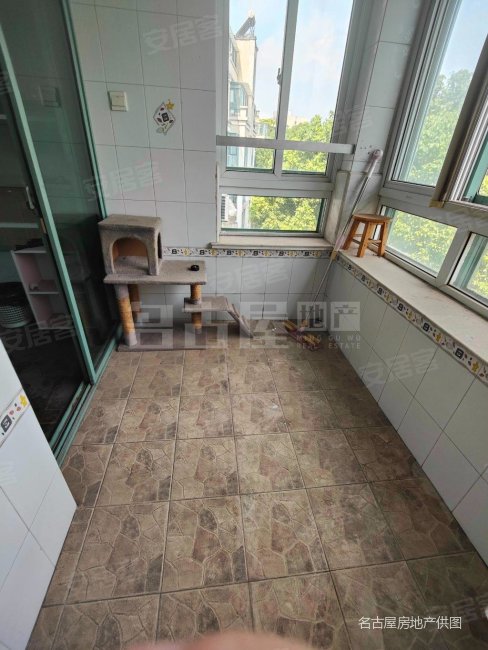 地铁口高楼层视野好小区中心格林花园通透三房有钥匙