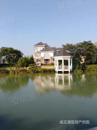 马山太湖边印象剑桥,临水独栋别墅大花园,房东急需资金诚心急售