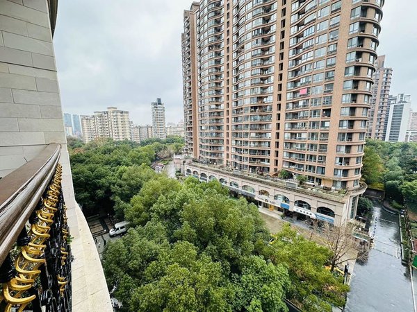 上海长宁古北古北中央花园房东全屋翻新后首租,加装地暖新家具,看房