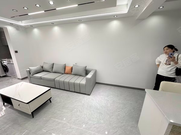 上海闵行春申尚优玛特(沪光路)15号线|双柏路|地铁口附近||整租一室户