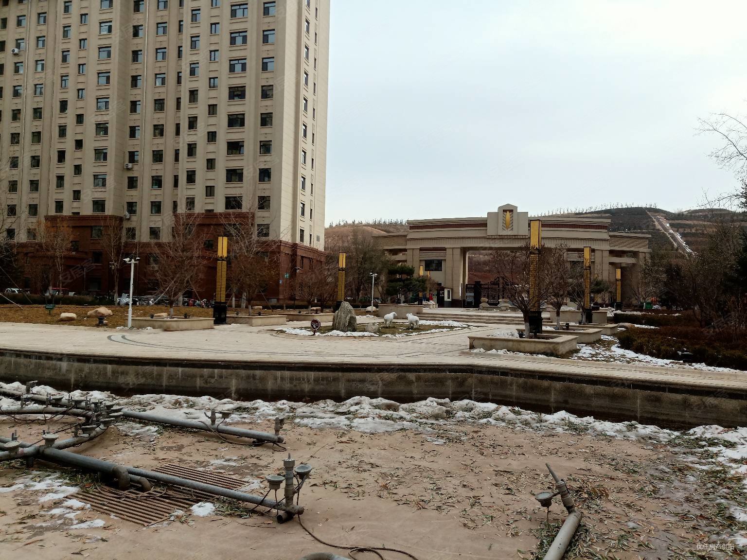 无连廊 一梯两户,冠城园小区二手房,49万,2室2厅,2卫,83平米-赤峰安居