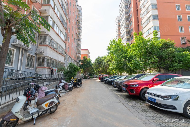 王城大道旁 电梯双气 精装修3室房东工作调动价位可谈,阳光新城清水湾