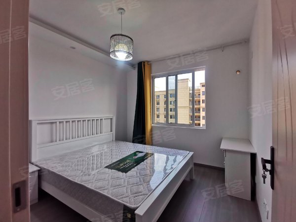 上海奉贤金汇敬贤雅苑敬贤雅苑 2室2厅1卫 精装修 78平 南北通透出租