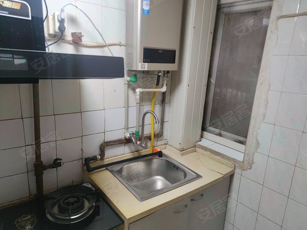 南京鼓楼许府巷工人新村(鼓楼区)工人新村低楼层两室整租,民用水电