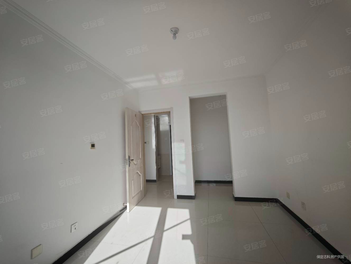 朝阳首府3室2厅1卫97㎡南北72万