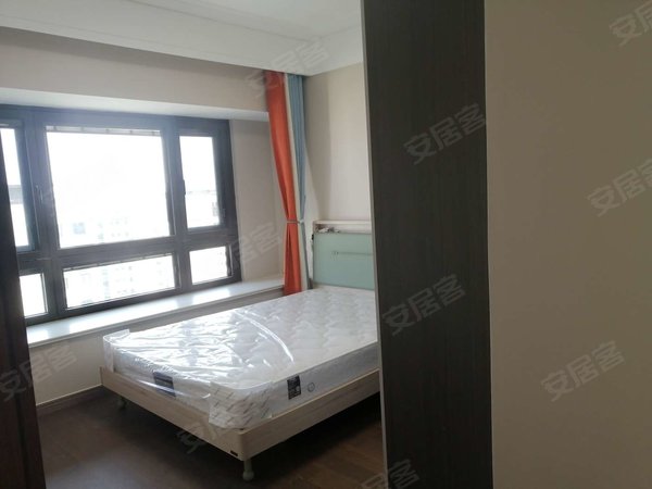 连云港海州万达康颐华府康颐华府 拎包即住 地暖净水都有 安静大三房