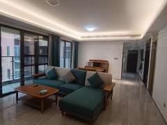 海德琥珀台南北通透精装4房，家私齐全保养好拎包入住，价格可谈