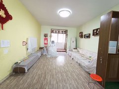 老河口武商广场老河口城区外滩华府 2室2厅1卫 精装修 家具家电齐全提包就住出租房源真实图片