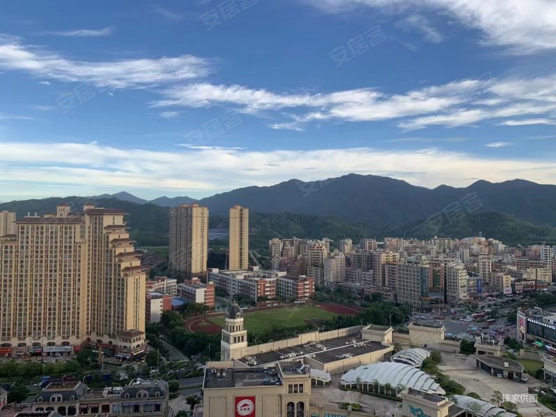 临深龙光城税费少 精装四房家电全赠送