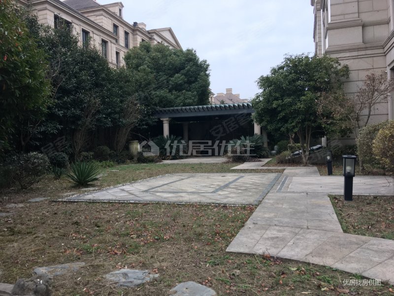 御园大平层 ,一楼赠送地下室和大花园,全新装修,御园(别墅)二手房