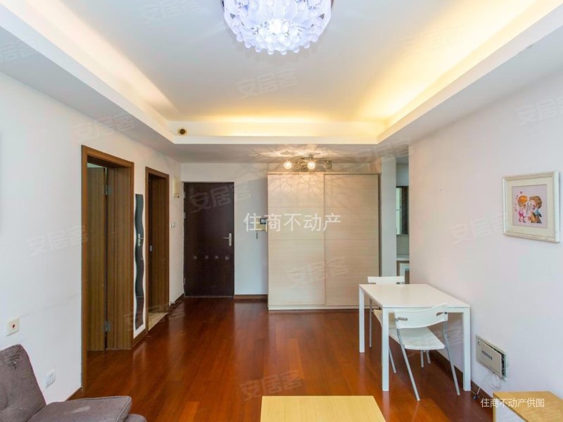 s级南翔五彩城旁精装修大两房无遮挡满五随时看房