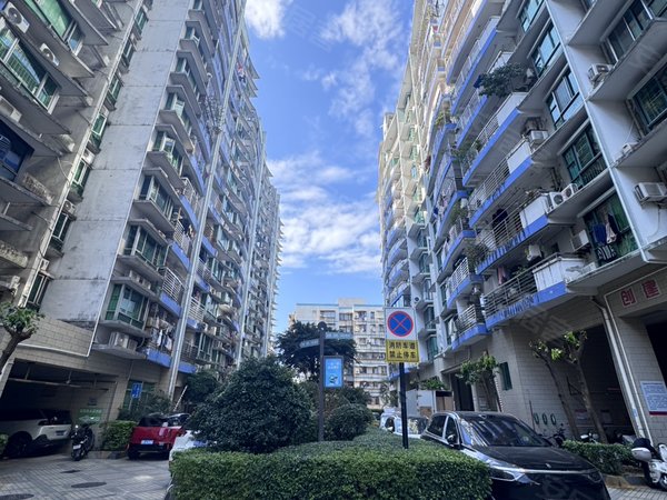 深圳福田下梅林宏安花园(优选山景三室)电梯高层三室两厅