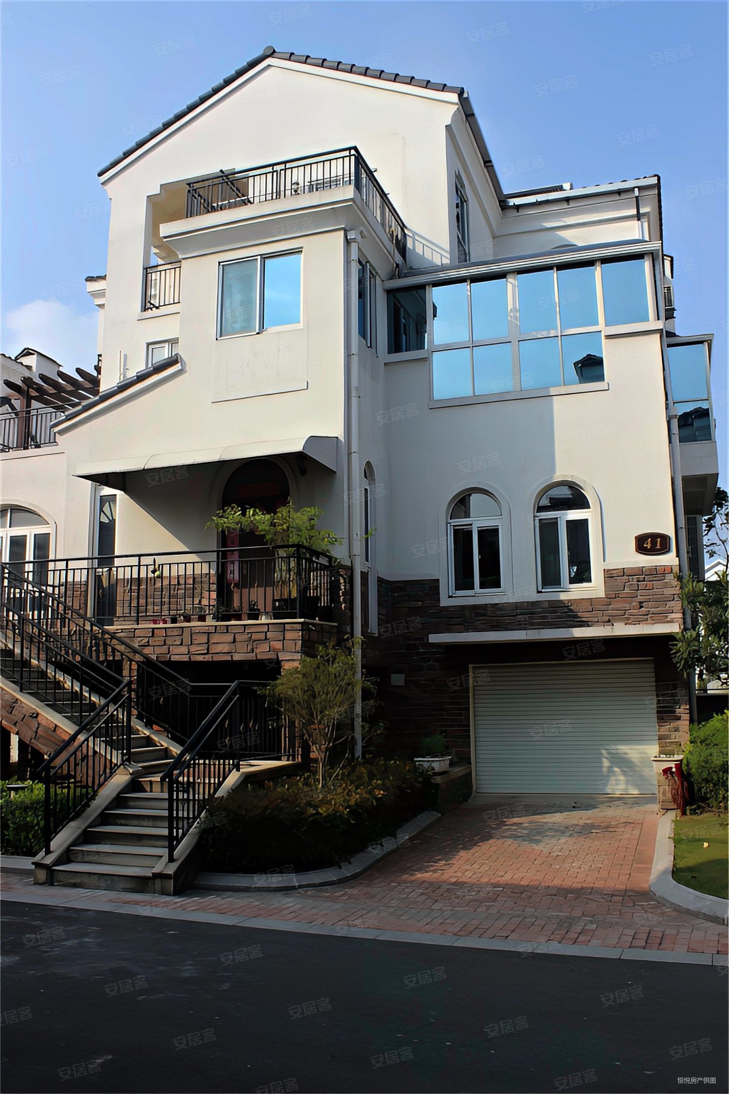 千灯逸墅4室3厅3卫302㎡南北430万