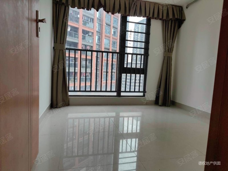 合正荣悦3房87.37平720万,满五红本在手