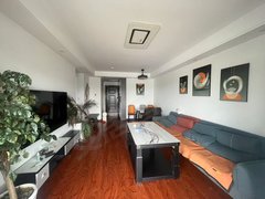 昭通昭阳昭阳城区融创九堂府,省耕公园全湖景,带车位包物管,可短租。出租房源真实图片