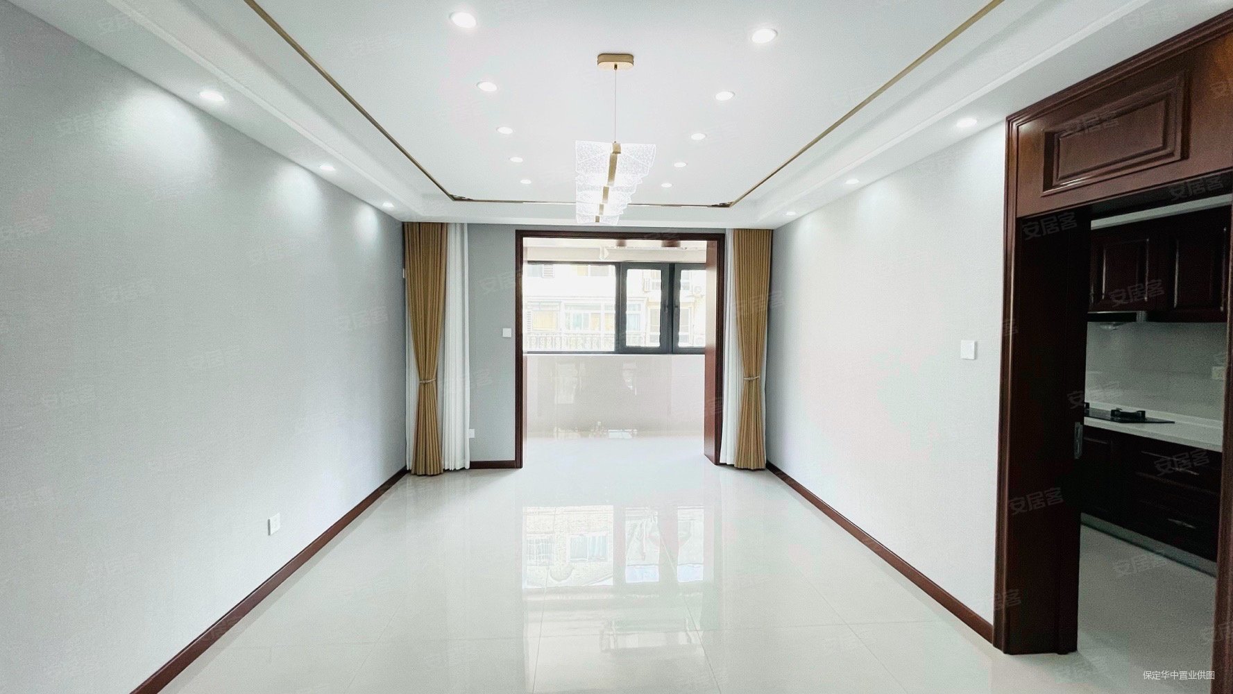 秀兰城市花园5室3厅3卫255㎡南北235万