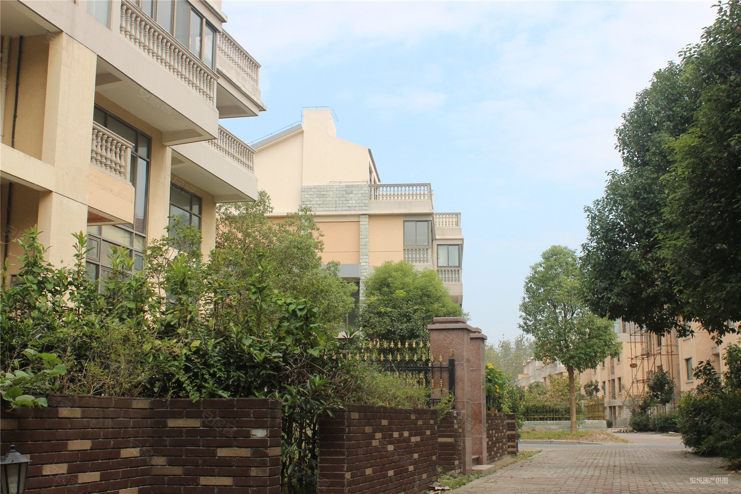 诚心出售,随时看房,鸿禧山庄二手房,320万,4室2厅,5卫,189平米-昆山