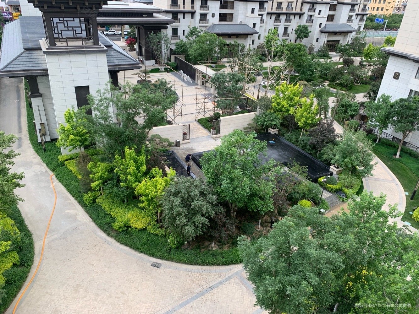 常青华悦府6楼毛坯三室两厅两卫南北通透小区环境优美