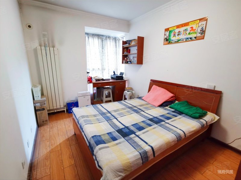 凤城九路 天鼎花园 两室两厅一卫 西南朝向 诚心出售