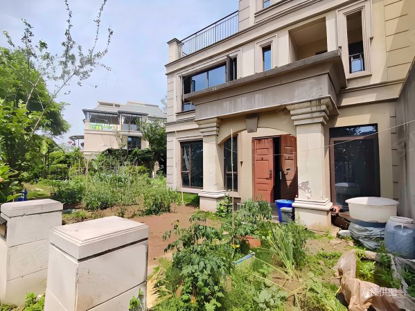 国盛园墅(a区别墅)5室2厅3卫134㎡南288万