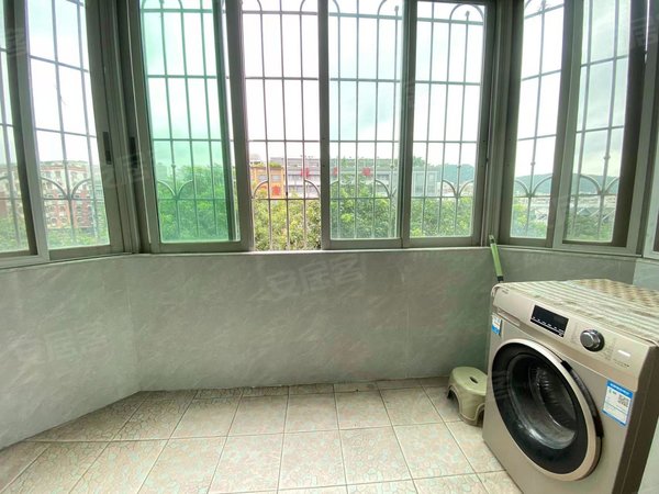 广州白云广州大道北云和花园云和花园精装三房 家私齐全 保养新 近