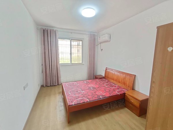 北外震泽中学红星美凯龙九院龙河花园三房整租拎包入住