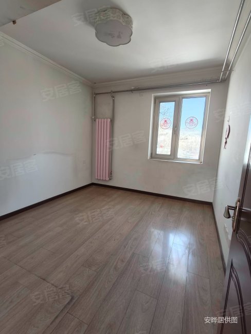 大灰厂小区两居室542平中层满五住房采光好无遮挡